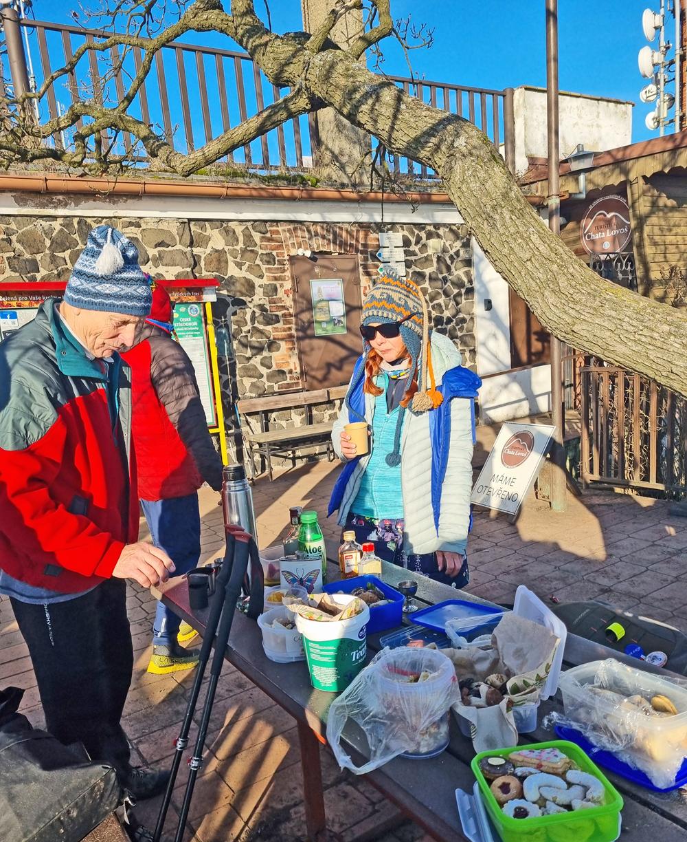 Novoro�n� hostina na Lovo�i.