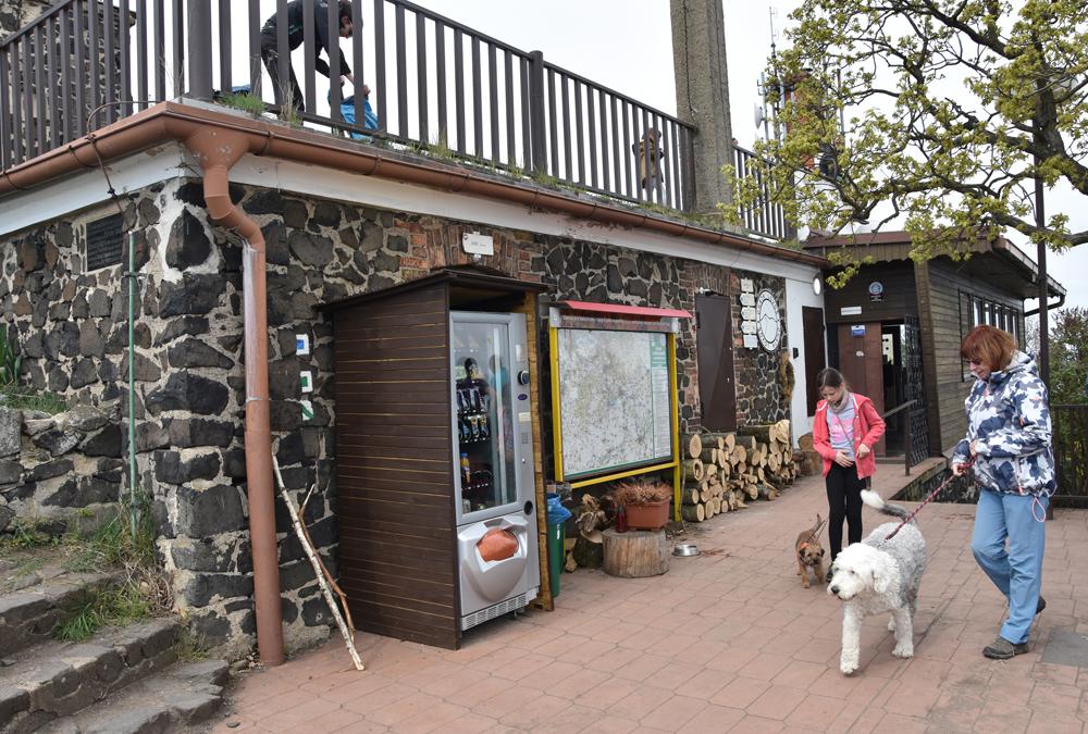 Turistick� chata na Lovo�i.