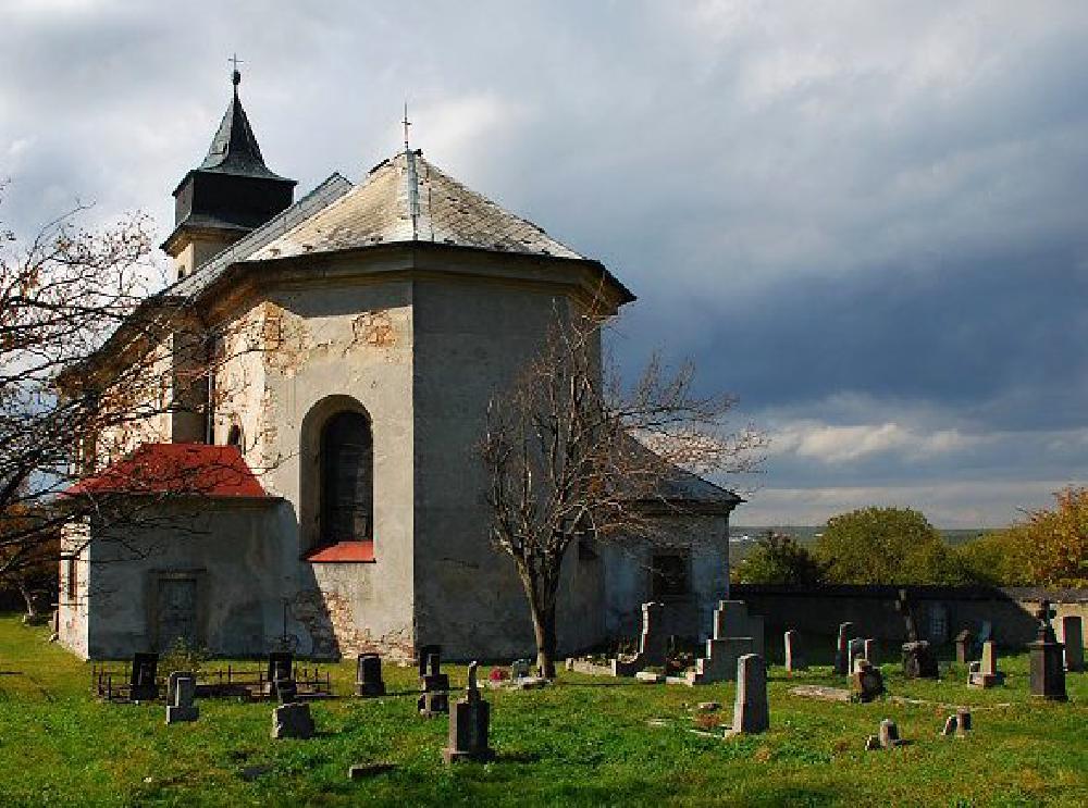 Kostel Nanebevzet� Panny Marie na C�novci