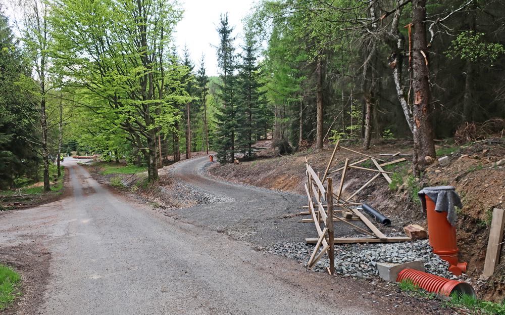 Cesta k mostu na Sto�eck�m sedle.