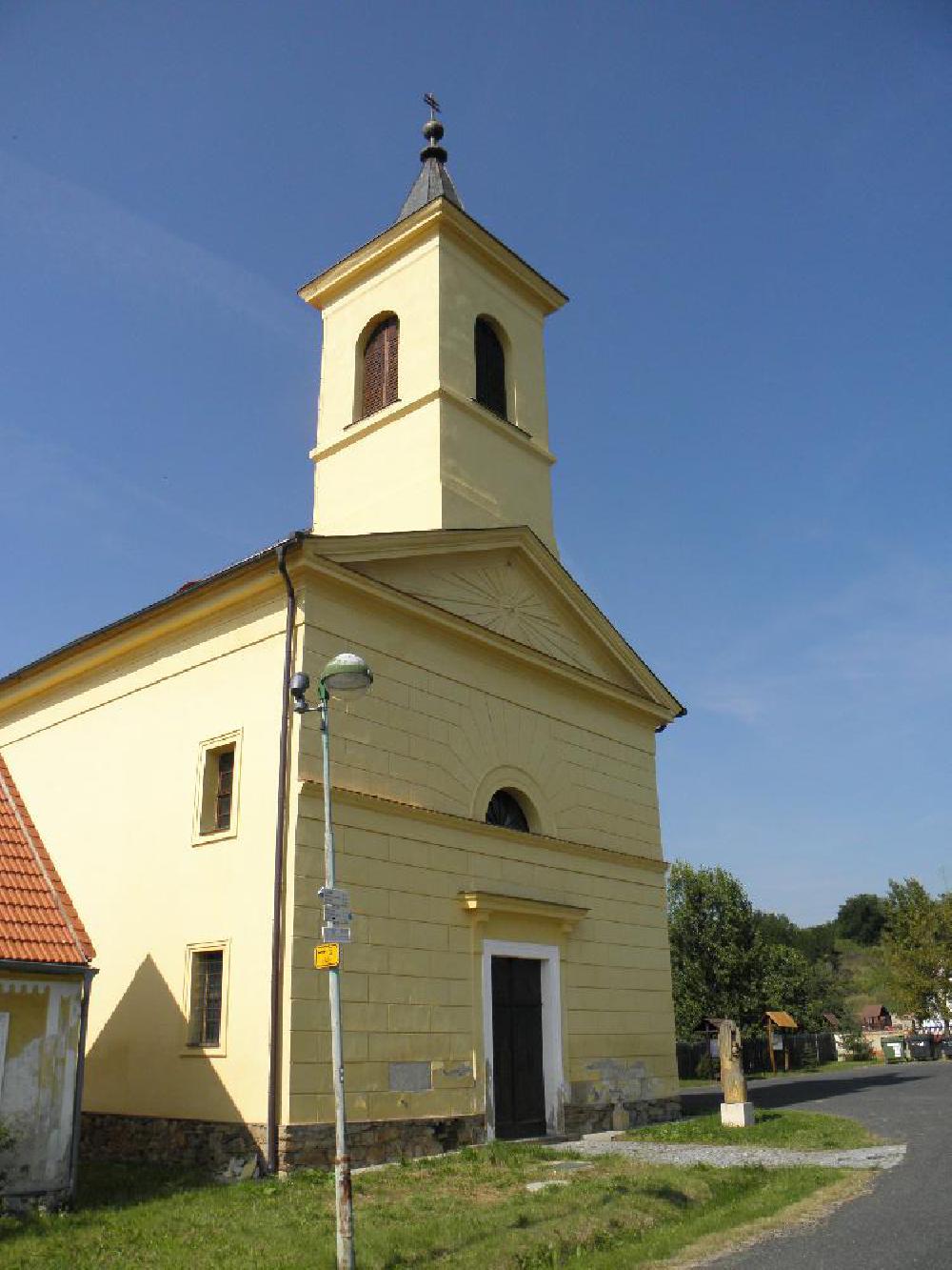 Strann� -  emp�rov� kostel Nejsv�t�j�� Trojice z roku 1842