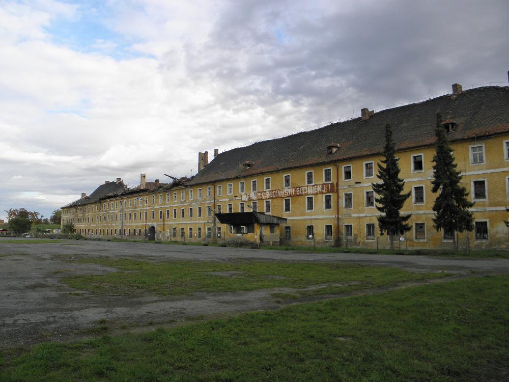 Dr��ansk� kas�rna ve stadiu rozpadu a z�niku 