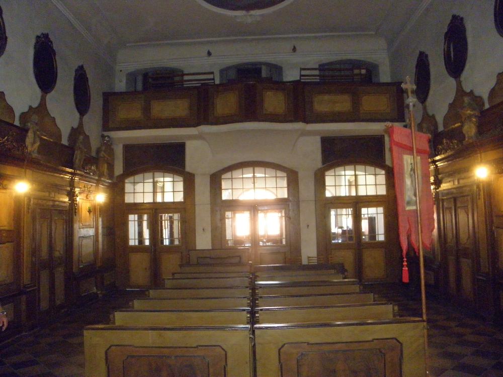 pohled do kaple od olt��e 