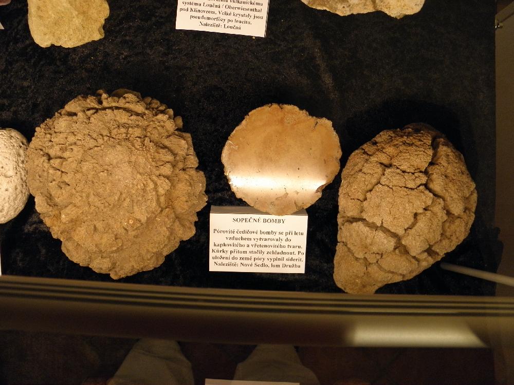 Sklepen� z�mku - vulkanologick� expozice