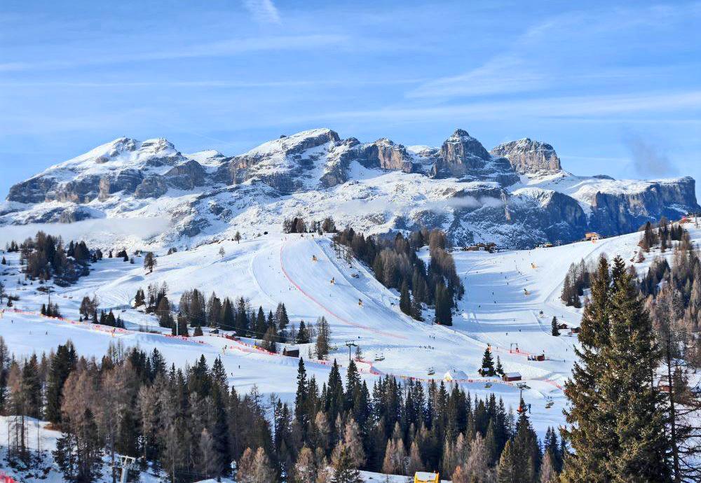 Alta Badia - Zimn� horsk� turistika v Alp�ch - oblast italsk� Dolomity