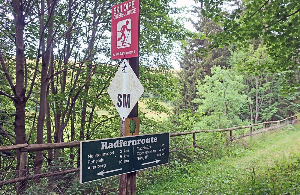 B�ka�sk� trasa mezi Moldavou a Holzhau (po dr�n�m t�lese).