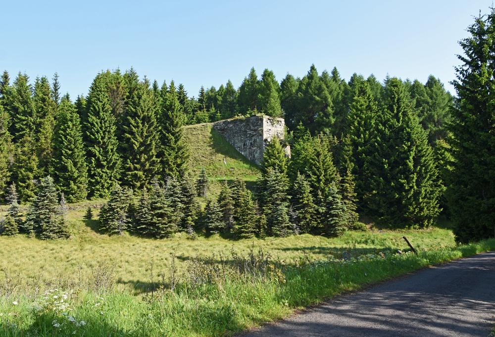 Zru�en� viadukt nad Bezru�ovo �dol�m.