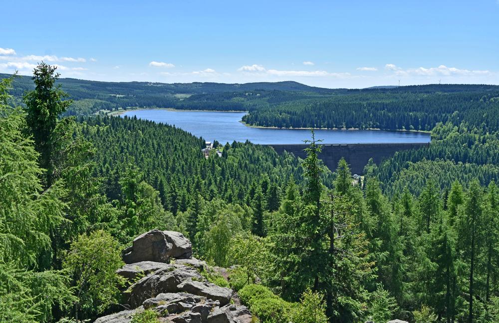 H�ebenovka - Vodn� d�lo Fl�je z vyhl�dky Pukl� sk�la.