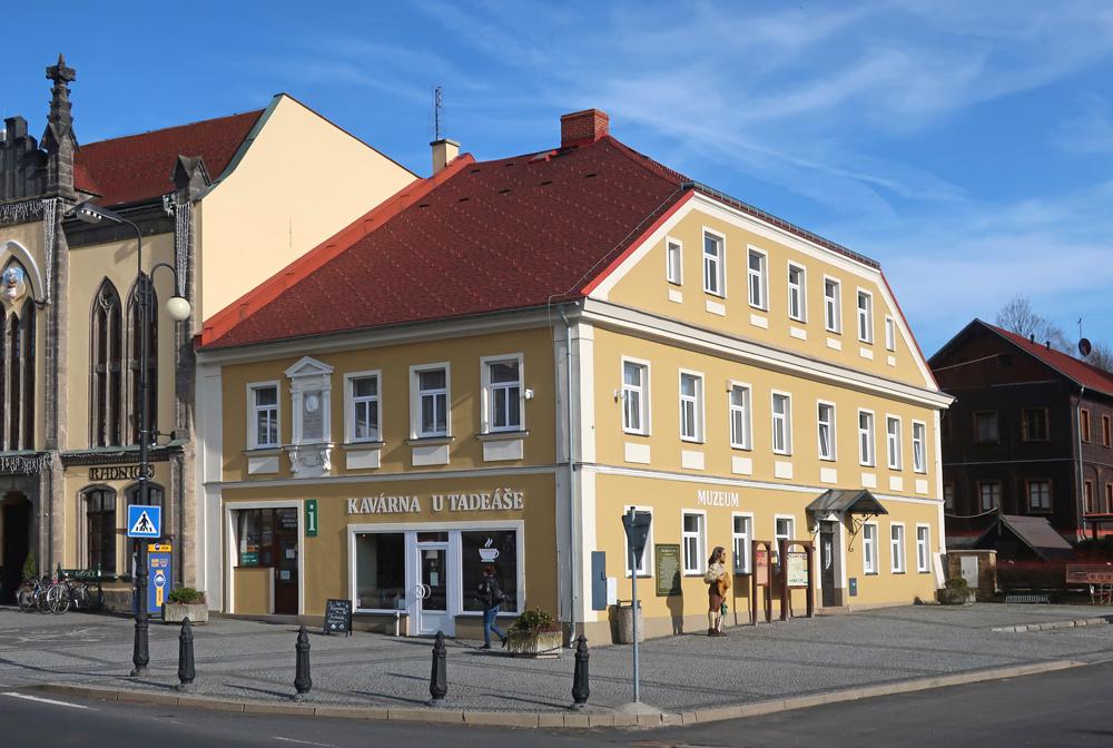 Kav�rna u Tade�e v Ch�ibsk�