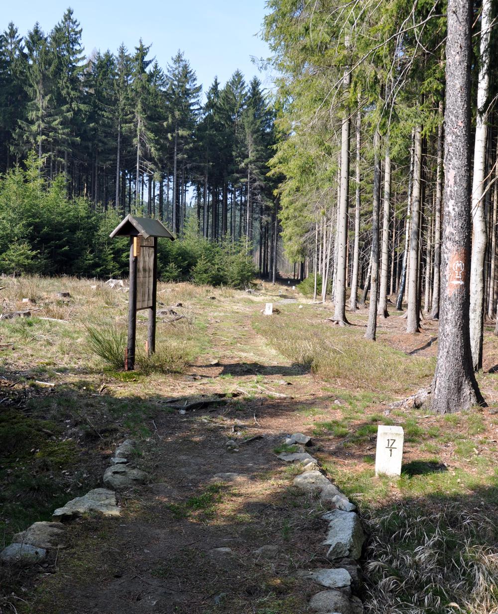 Nau�n� stezka Po stop�ch �erven�ho mravence na �luknovsku.