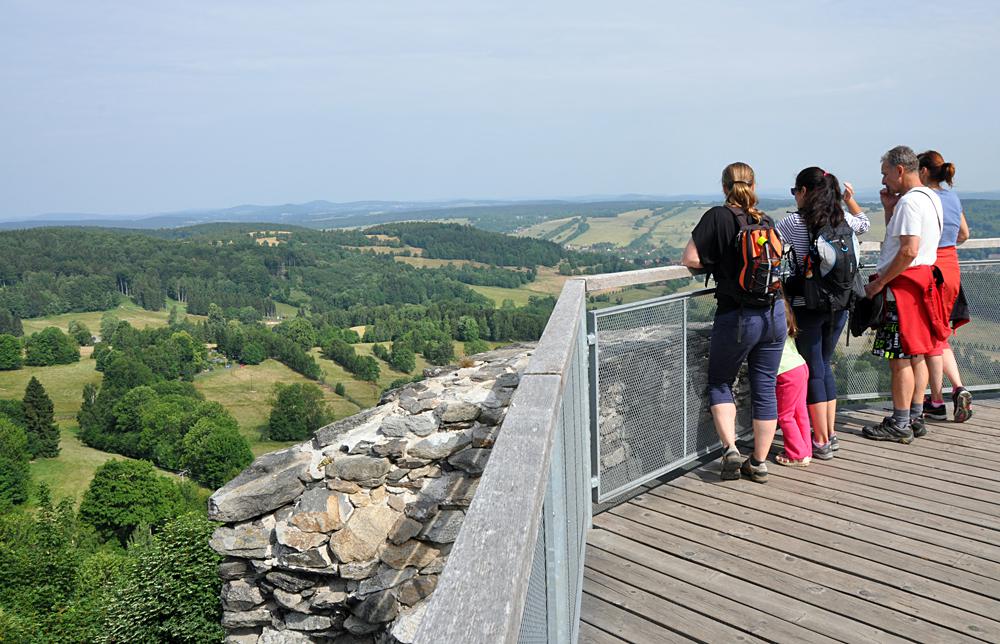 Vyhl�dka na hrad� Tol�tejn