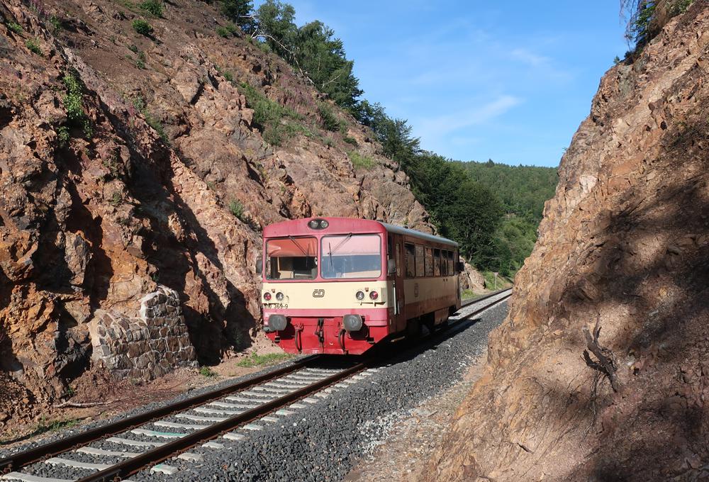 Moldavsk� dr�ha - Kru�n� hory