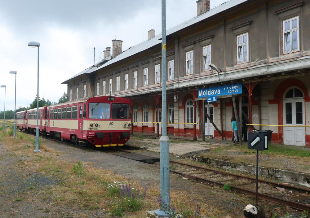Vlakov� stanice Moldava v Kru�n�ch hor�ch - tra� T8