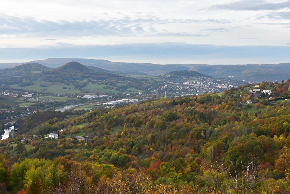 Hrad Vrabinec - pohled do D���nsk� kotliny.