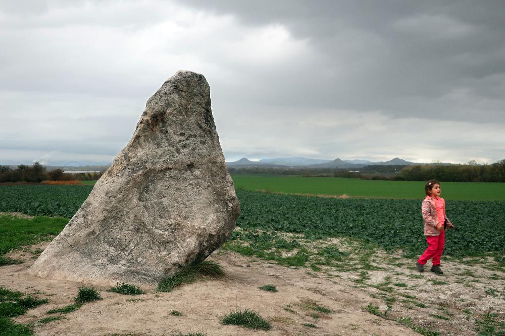 Menhir Zaklet� mnich u Drahomy�le