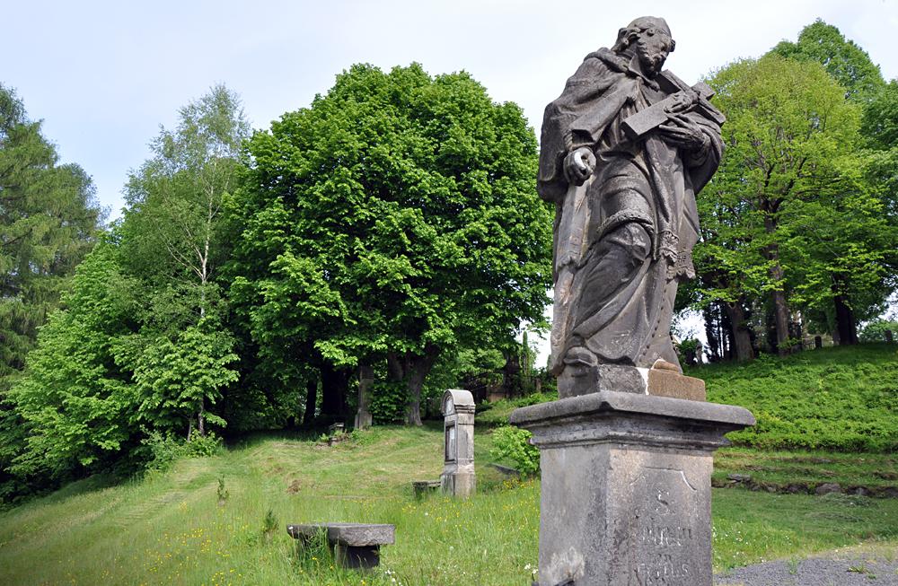K��ov� cesta ve Vil�mov� na D���nsku.