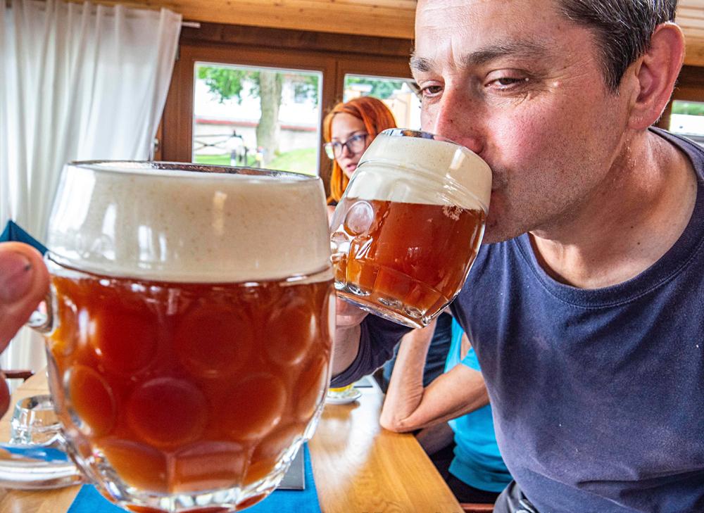 Mezin�rodn� den piva slav� i Klub �esk�ch turist�.