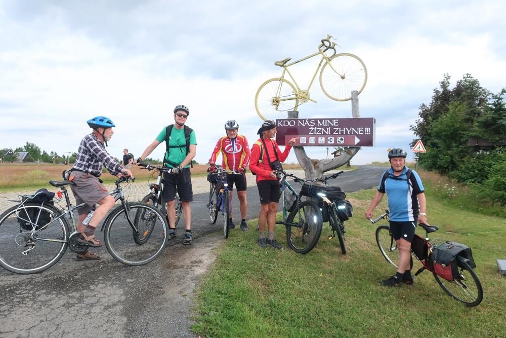 Cyklist� v Kru�n�ch hor�ch
