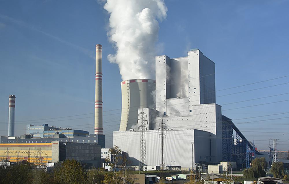 Nejvy��� rozhledna v �esk� republice je um�st�na p��mo na elektr�rn� v Ledvic�ch, kde je i zaj�mav� 