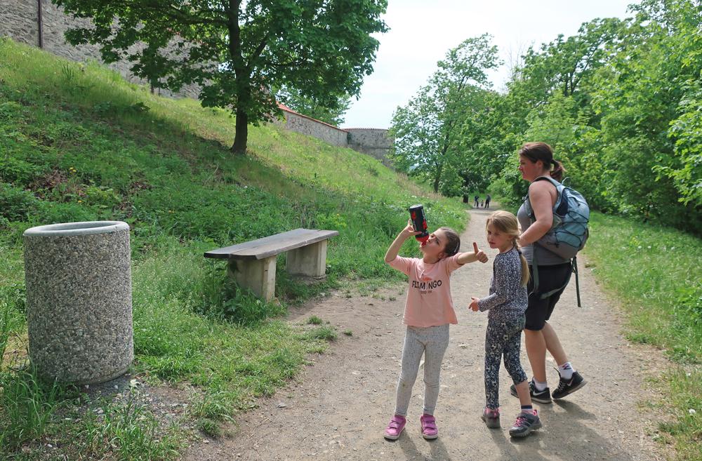 Proch�zka na Hn�v�n�