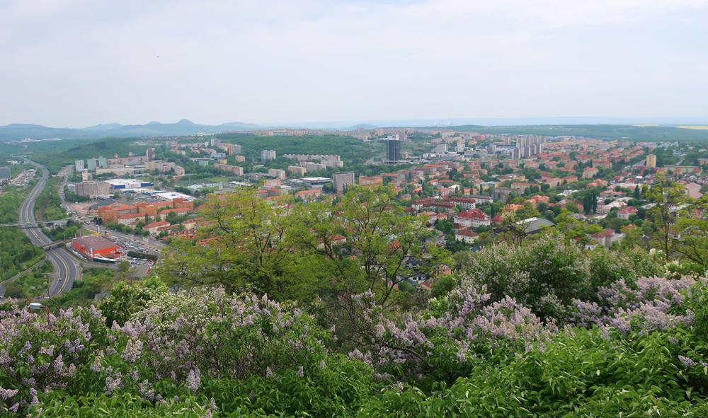 Pohled z Hn�v�na na nov� Most.