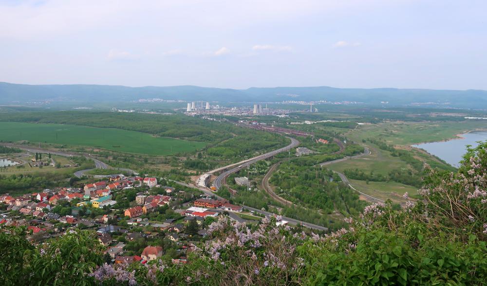 Litv�novsk� chemi�ka s Kru�n�mi horami.