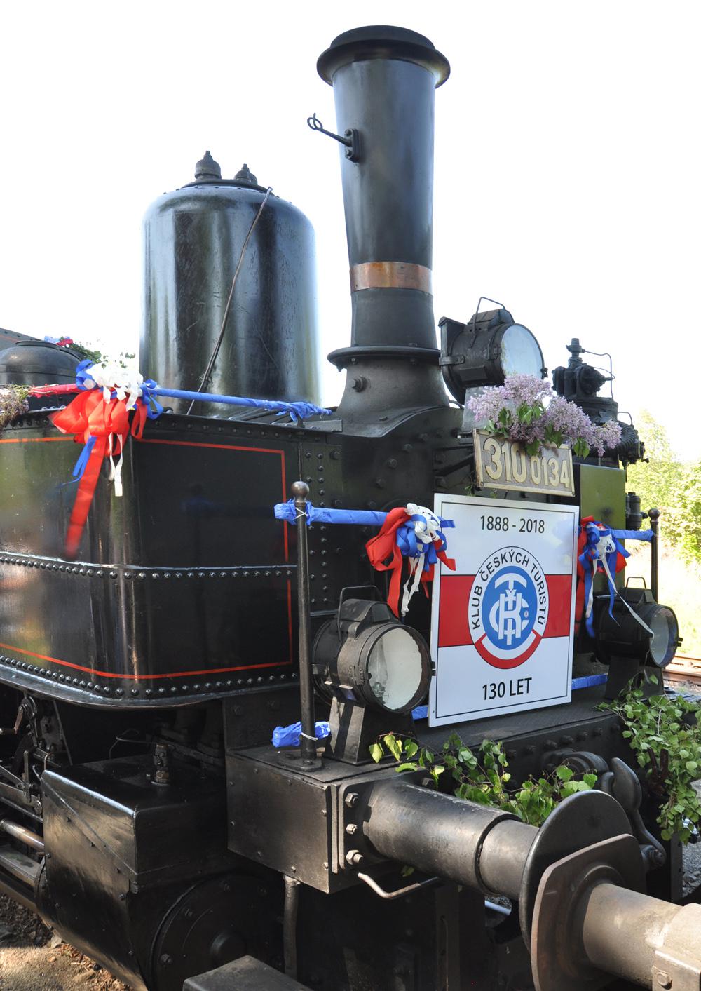 V�ro�n� parn� vlak ve �luknov�