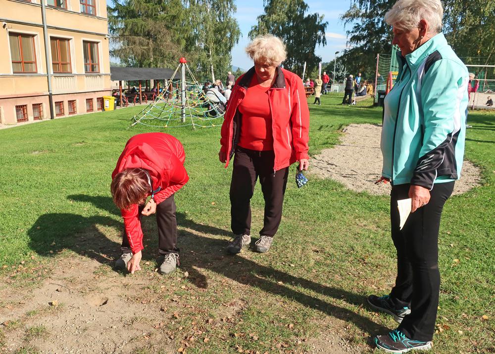 D�dsk� den v Ji�et�n� pod Jedlovou - cvrnk�n� kuli�ek
