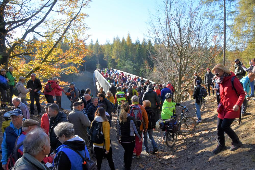 Sto�eck� sedlo (��br) - turistick� most - slavnost Klubu �esk�ch turist�