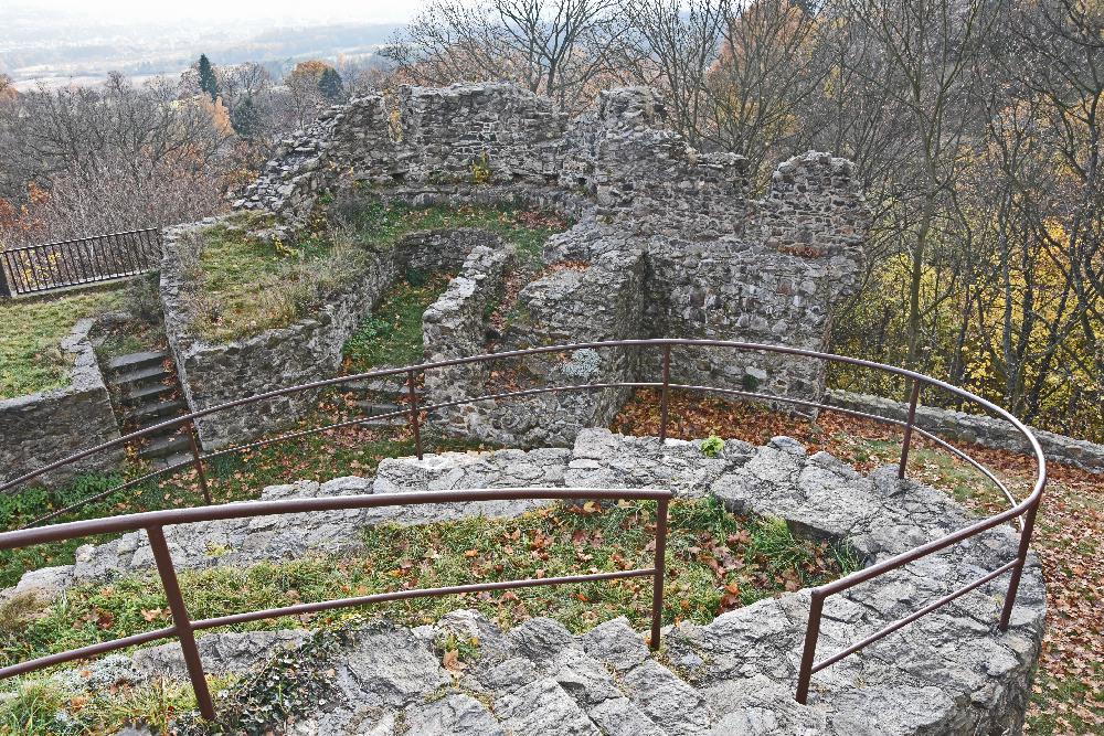Hrad Krupka - Kru�n� hory - zbytky opevn�n�