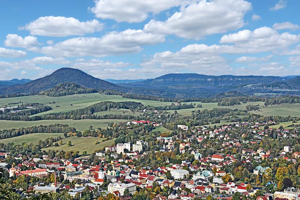 Rozhledna Z�meck� vrch (hrad Kamenice) - �esk� �v�carsko - v�hled na �eskou Kamenici