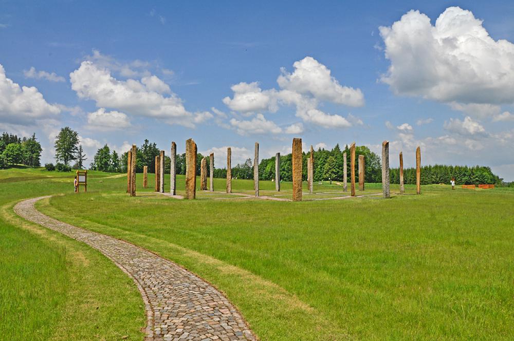 Menhiry pod Dymn�kem - Kamenn� hv�zda