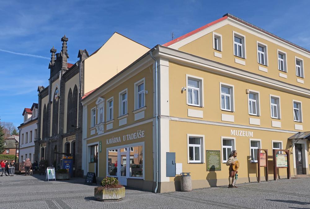 Muzeum Tade�e Haenkeho v Ch�ibsk�.