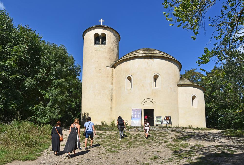 Rotunda svat�ch Vojt�cha a Ji�� na ��pu.  