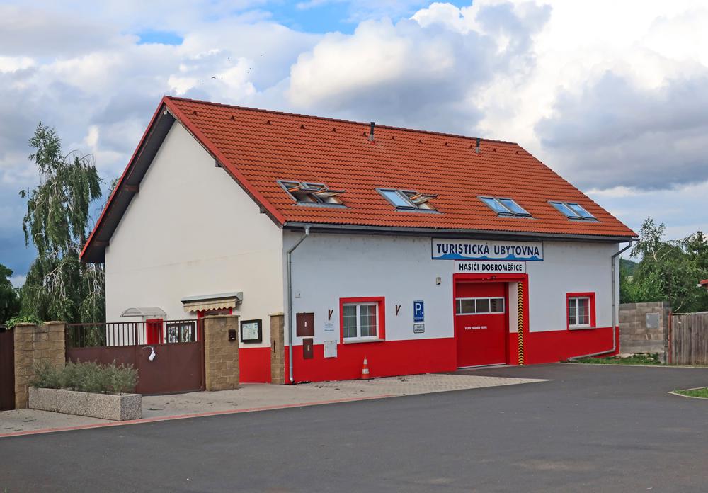Turistick� ubytovna v Dobrom��ic�ch u Loun.