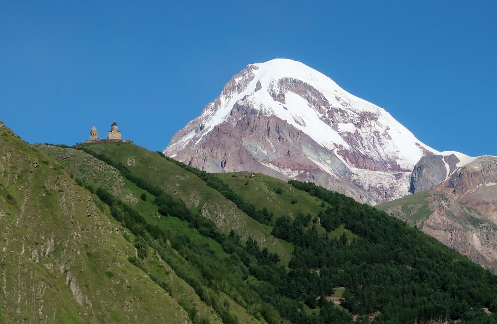 Kostel Gergeti pod horou Kazbeg
