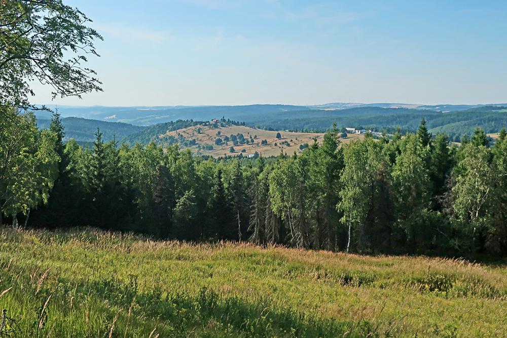 Hora Svat� Kate�iny z �pat� Li���ho vrchu v Kru�n�ch hor�ch.