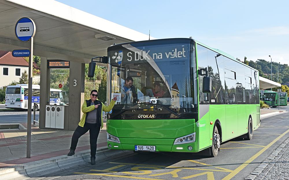 Turistick� bus z Litom��ic na Varho��.