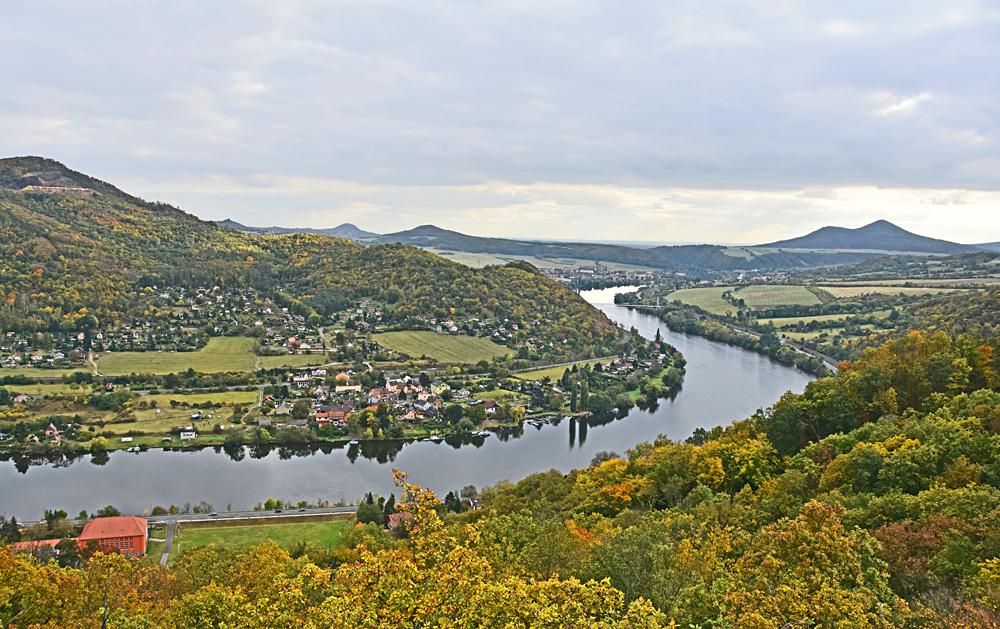 Doerellova vyhl�dka na �eku Labe.