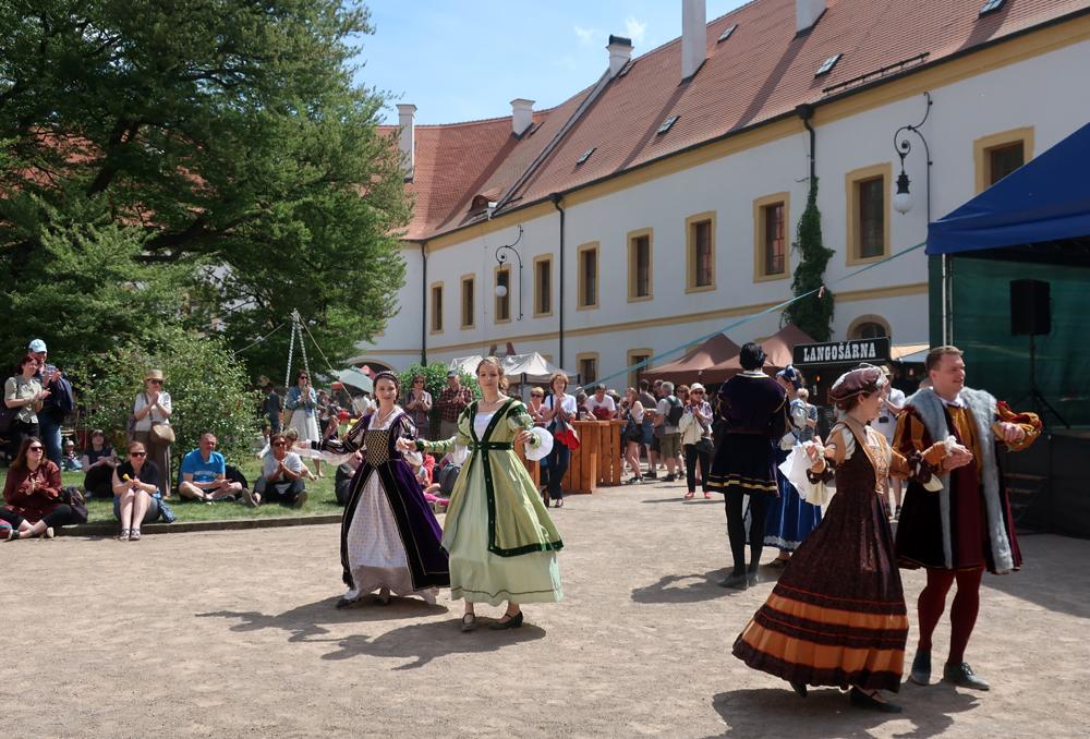 M�jov� trhy na d���nsk�m z�mku.