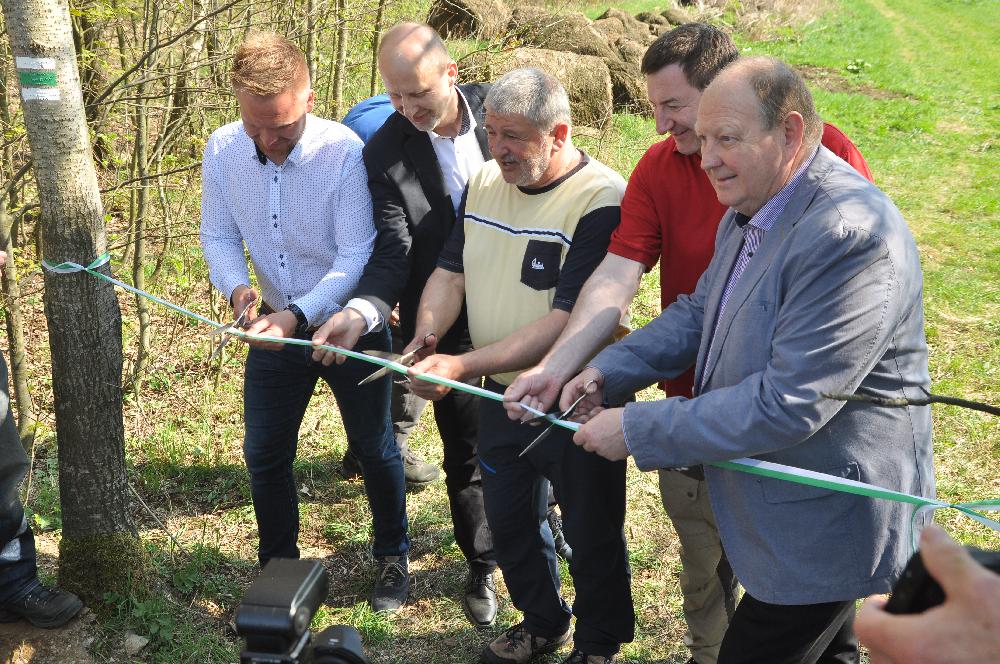 Otev�en� turistick� trasy Doln� Poustevna - Langburkersdorf.