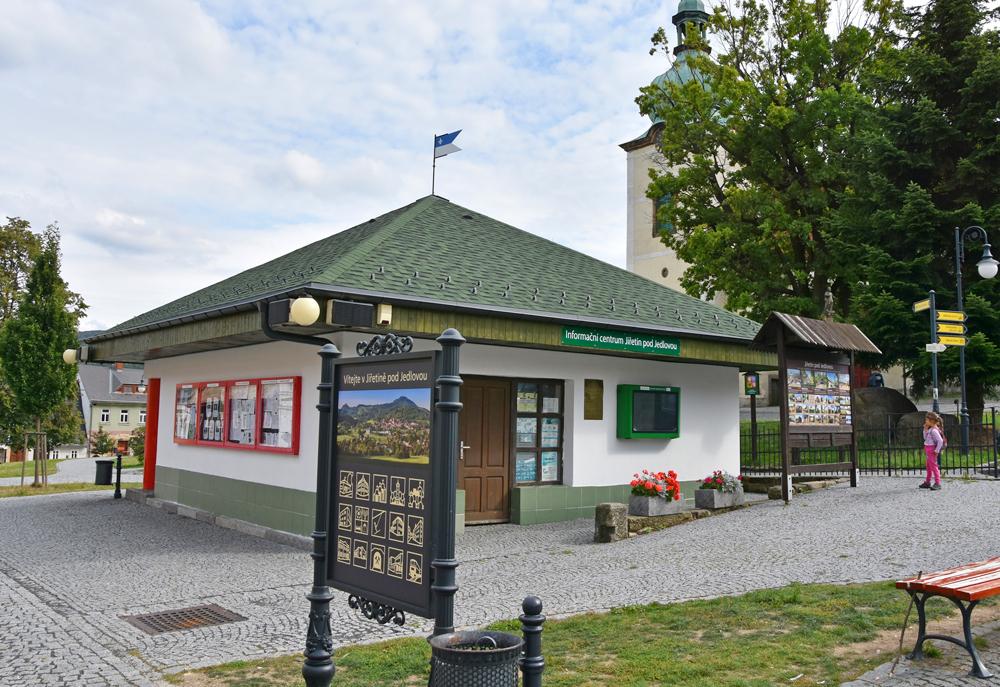 H�ebenovka - Turistick� informa�n� centrum v Ji�et�n� pod Jedlovou.