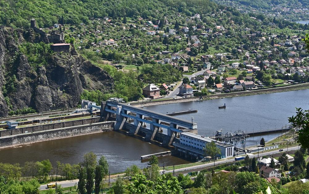 Masarykova zdymadla pod hradem St�ekovem. (�esk� st�edoho��)