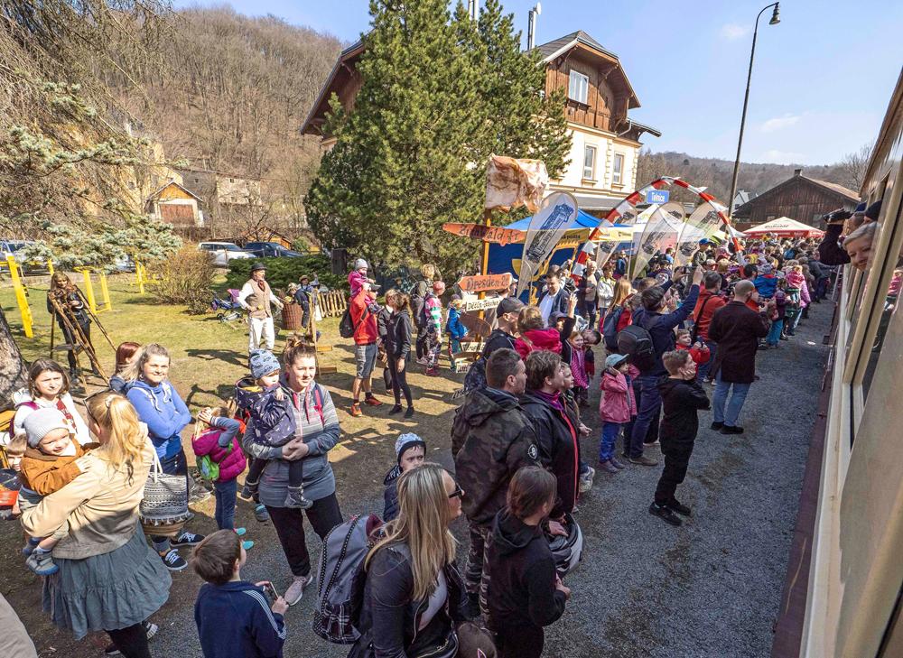 26. b�ezna 2022 prvn� vlak obnoven� Koz� dr�hy v Telnici.