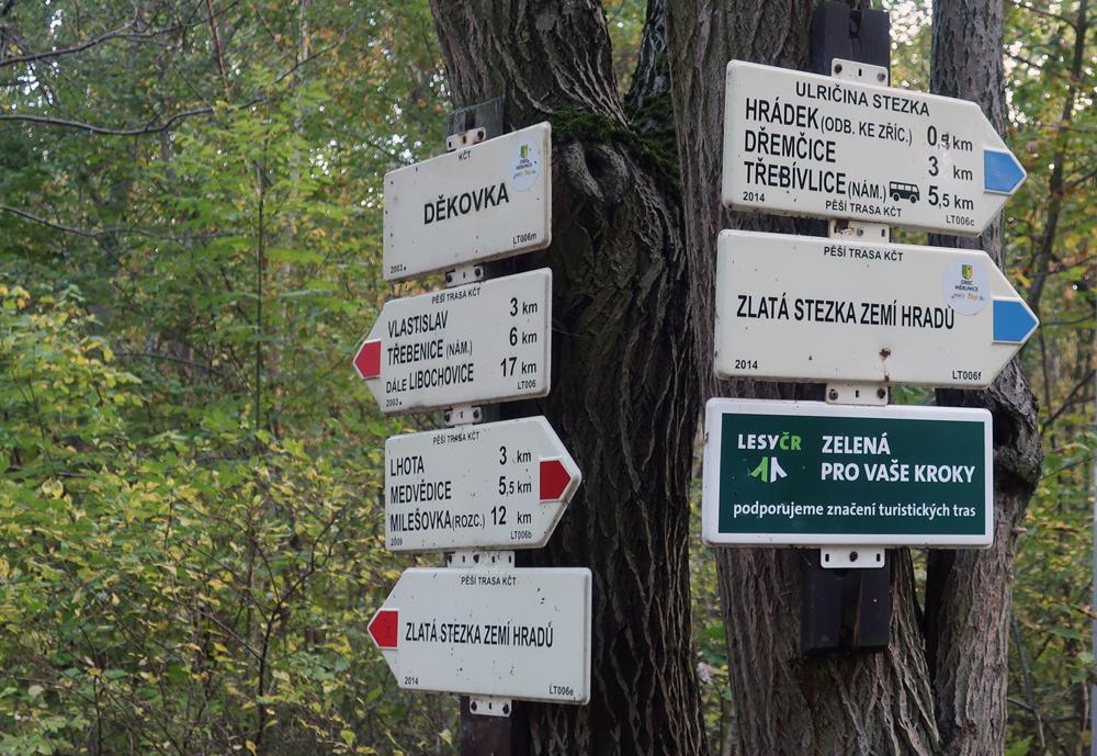 Turistick� rozcest� D�kovka (�esk� st�edoho��).