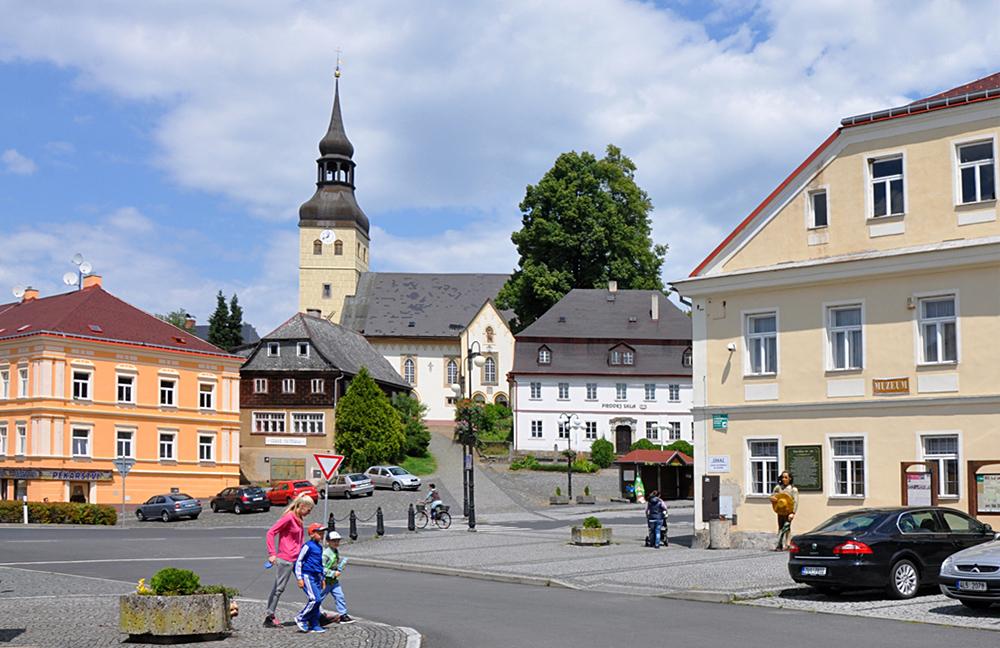 N�m�st� m�sta Ch�ibsk�.