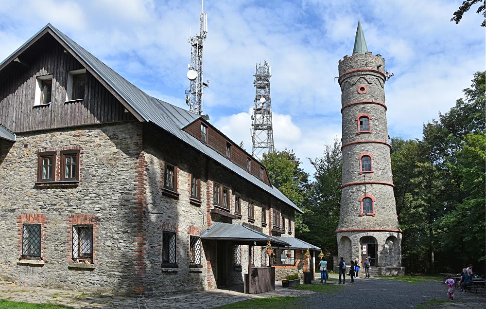 Rozhledna na Jedlov� v Lu�ick�ch hor�ch.