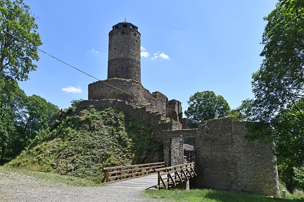 Hrad Hasi�tejn v Kru�n�ch hor�ch.