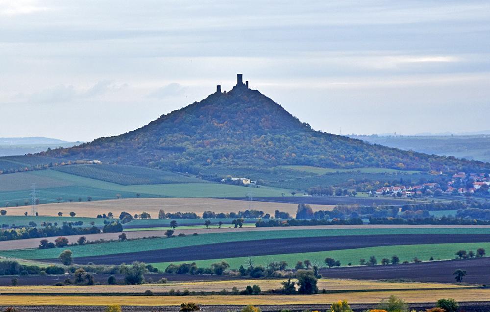 Hrad Hazmburk - dominanta Doln�ho Pooh��