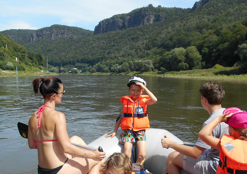 Labsk� ka�on - turist� na raftech